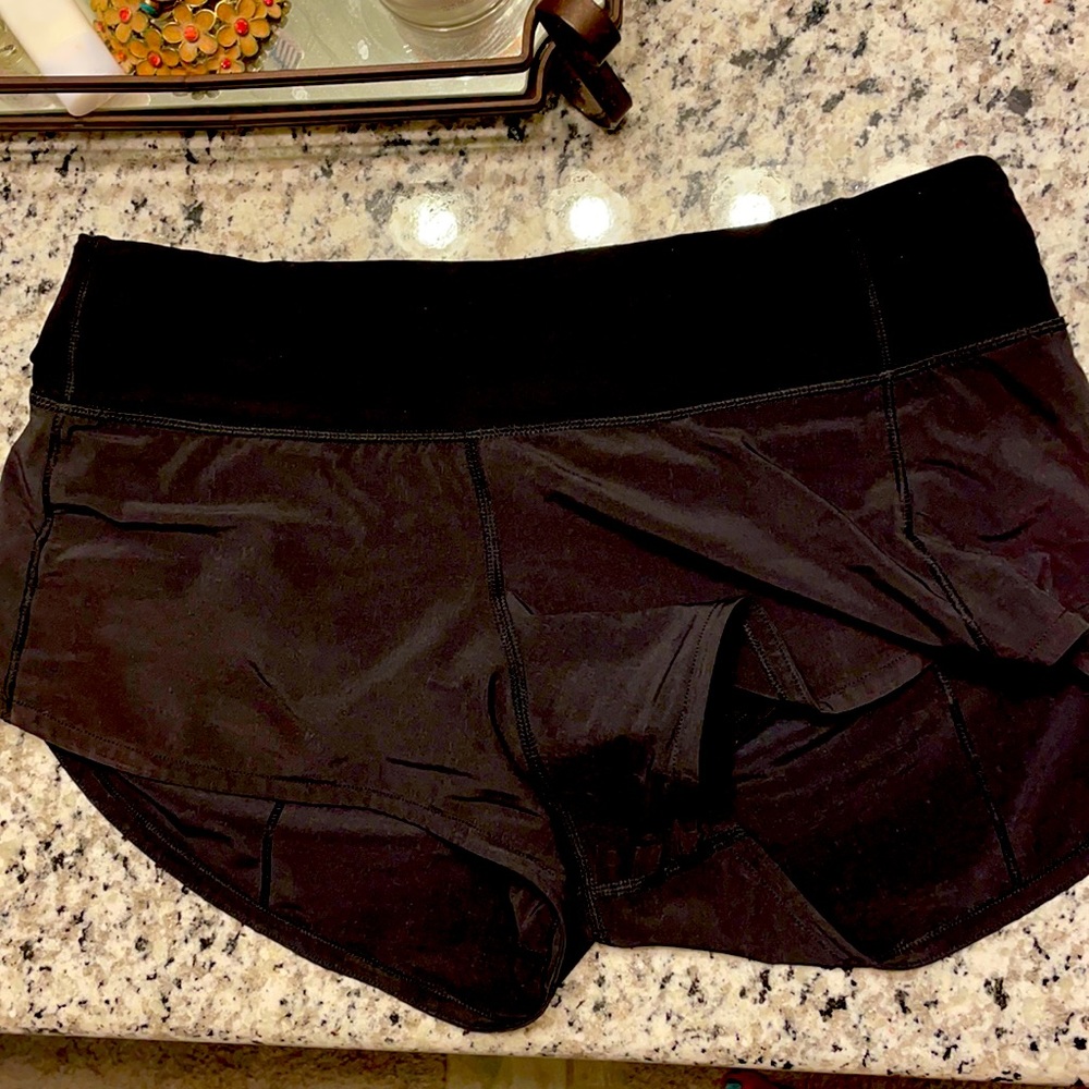 Size 4 Black Lululemon Speed Up 2.5” short